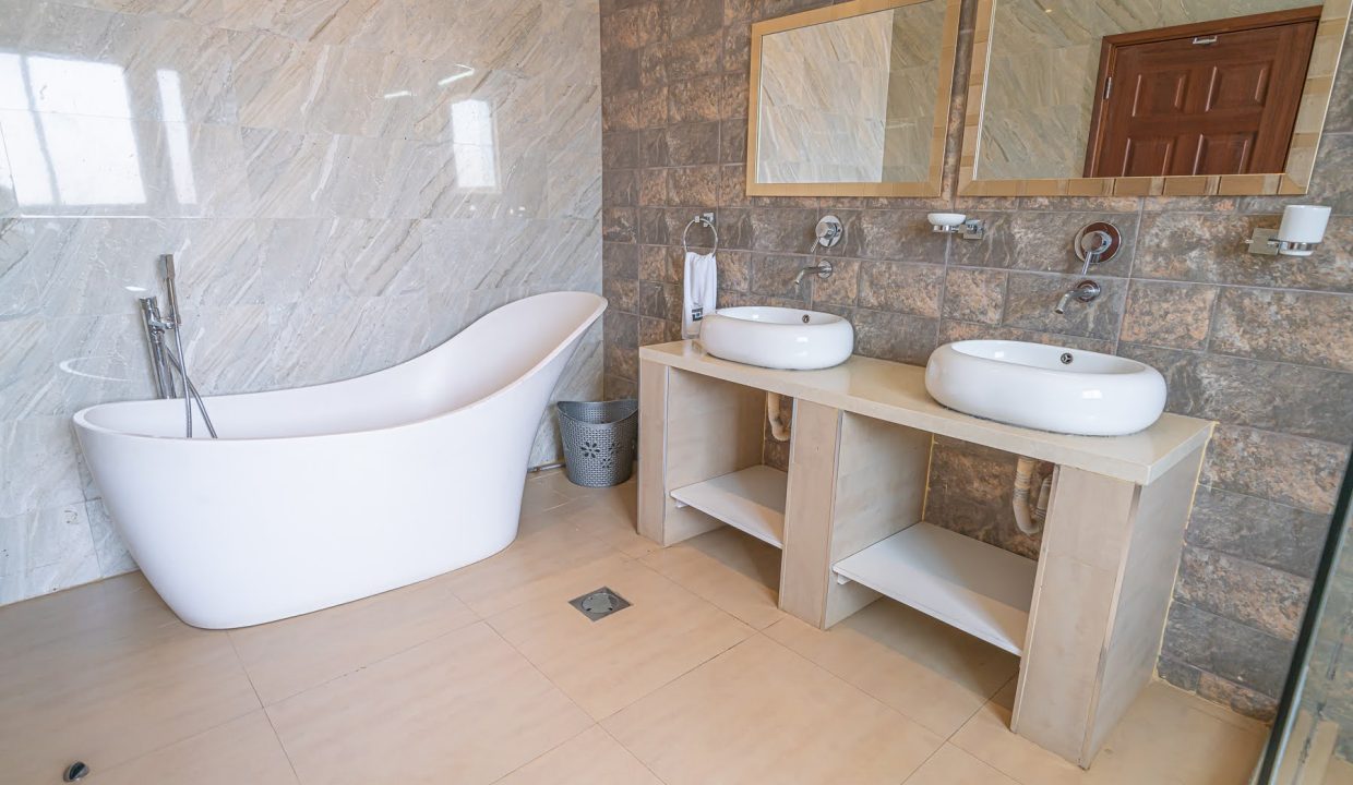 courtyard-20230127-400