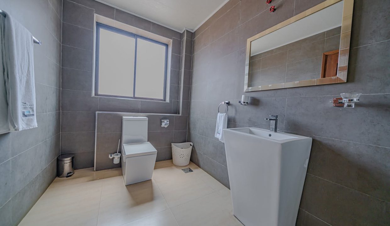 courtyard-20230127-475