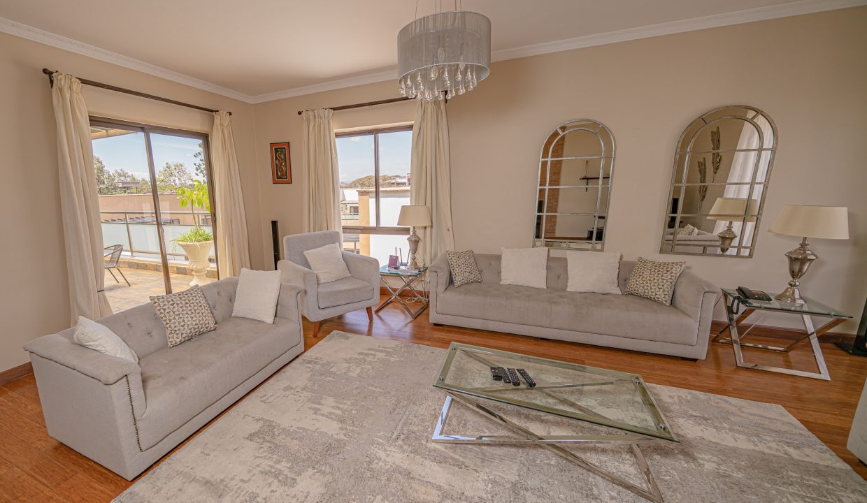 courtyard-20230127-631